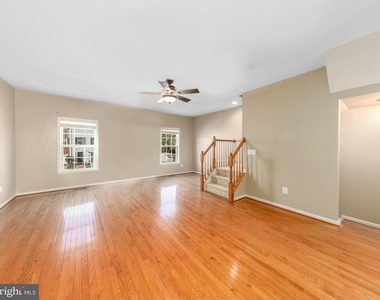 108 Clearwater Court - Photo Thumbnail 4