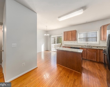 108 Clearwater Court - Photo Thumbnail 5