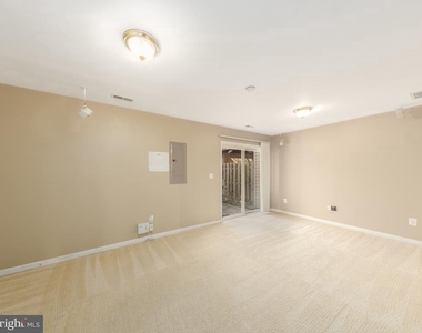 108 Clearwater Court - Photo Thumbnail 12