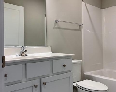 78 Andrews Place - Photo Thumbnail 11