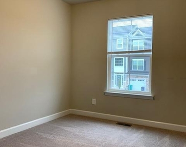 78 Andrews Place - Photo Thumbnail 9