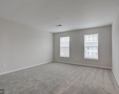 5218 Windbreak Drive - Photo Thumbnail 18