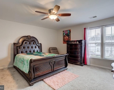 5218 Windbreak Drive - Photo Thumbnail 12