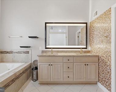 10249 Winged Elm Circle - Photo Thumbnail 16