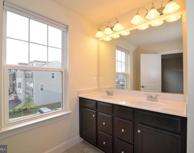 10684 Viewmont Lane - Photo Thumbnail 21