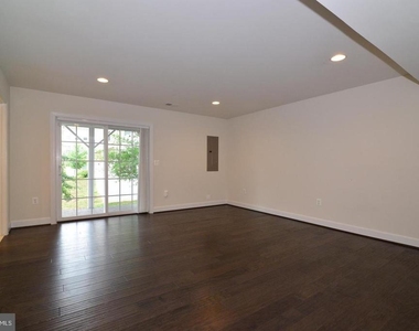 10684 Viewmont Lane - Photo Thumbnail 39