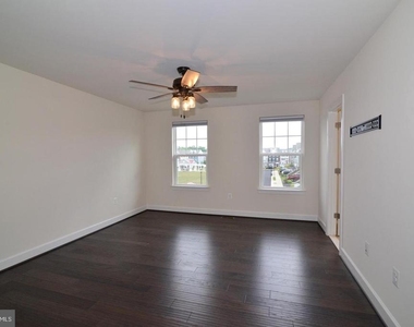 10684 Viewmont Lane - Photo Thumbnail 24