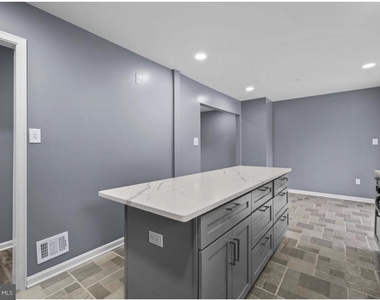 4604 Kentwood Lane - Photo Thumbnail 11