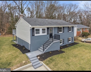 4604 Kentwood Lane - Photo Thumbnail 5
