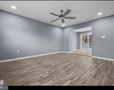 4604 Kentwood Lane - Photo Thumbnail 6