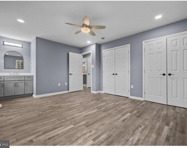 4604 Kentwood Lane - Photo Thumbnail 2