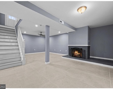 4604 Kentwood Lane - Photo Thumbnail 8