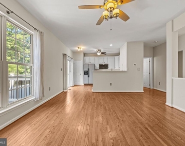 8812 Fenimore Place - Photo Thumbnail 12