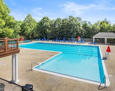 8812 Fenimore Place - Photo Thumbnail 34
