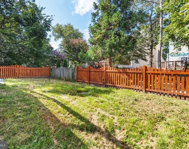 8812 Fenimore Place - Photo Thumbnail 33