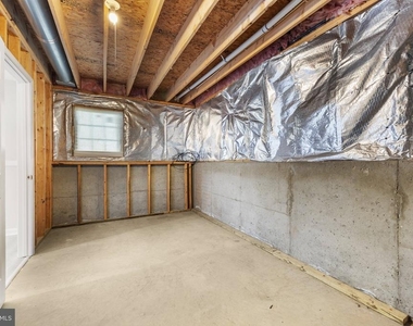 8812 Fenimore Place - Photo Thumbnail 29