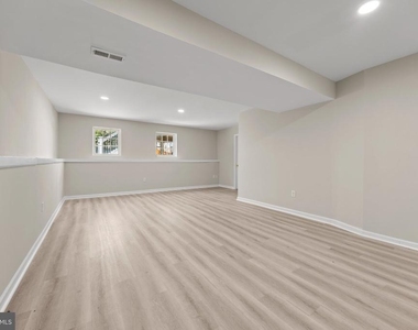 8812 Fenimore Place - Photo Thumbnail 25