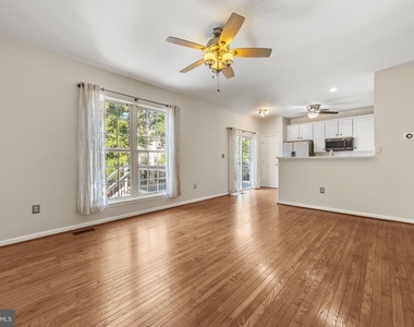8812 Fenimore Place - Photo Thumbnail 13