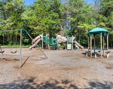 8812 Fenimore Place - Photo Thumbnail 36