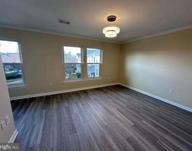 20594 Cornstalk Terrace - Photo Thumbnail 7