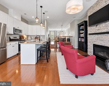 22631 Hawkbill Square - Photo Thumbnail 13