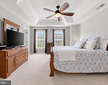 22631 Hawkbill Square - Photo Thumbnail 16