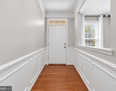 22631 Hawkbill Square - Photo Thumbnail 1