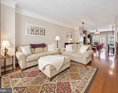 22631 Hawkbill Square - Photo Thumbnail 8