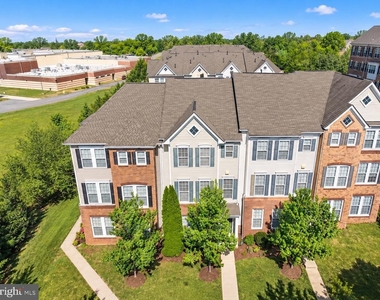 22631 Hawkbill Square - Photo Thumbnail 29