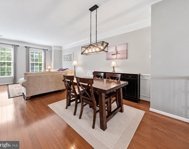 22631 Hawkbill Square - Photo Thumbnail 11