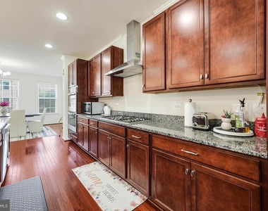 21523 Willow Breeze Square - Photo Thumbnail 7