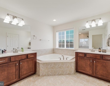 21523 Willow Breeze Square - Photo Thumbnail 29