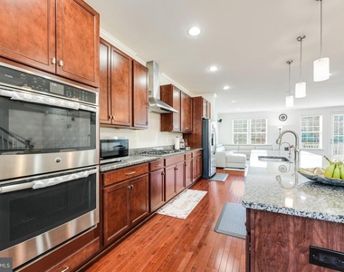 21523 Willow Breeze Square - Photo Thumbnail 4