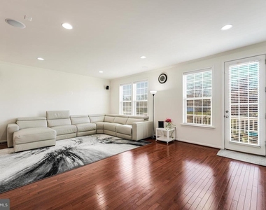 21523 Willow Breeze Square - Photo Thumbnail 15