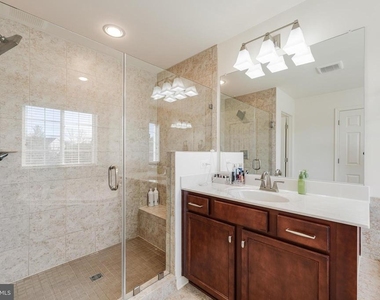 21523 Willow Breeze Square - Photo Thumbnail 30