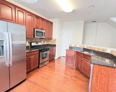 13563 Davinci Lane - Photo Thumbnail 4