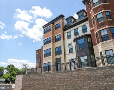 119 Market Square Nw - Photo Thumbnail 1