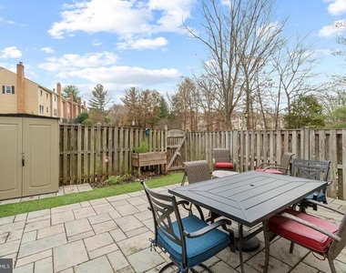 9979 Whitewater Drive - Photo Thumbnail 14