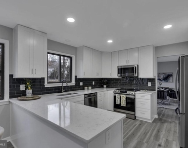 10422 Woodbury Woods Court - Photo Thumbnail 7