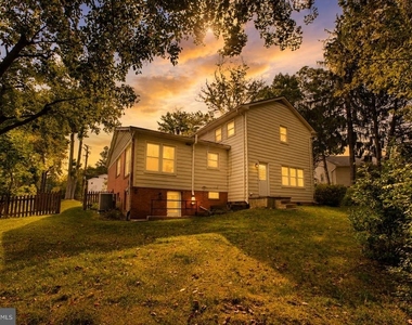 8125 Saxony Drive - Photo Thumbnail 54