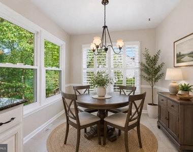 8125 Saxony Drive - Photo Thumbnail 5
