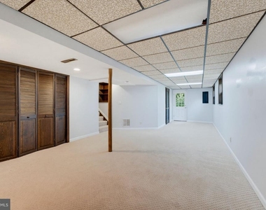 8125 Saxony Drive - Photo Thumbnail 41