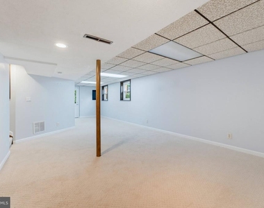 8125 Saxony Drive - Photo Thumbnail 42