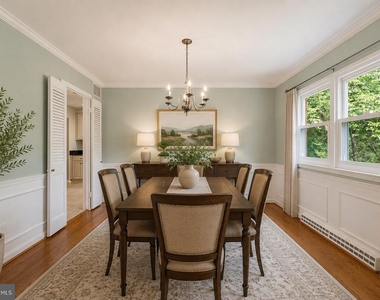 8125 Saxony Drive - Photo Thumbnail 7