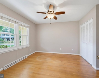 8125 Saxony Drive - Photo Thumbnail 20