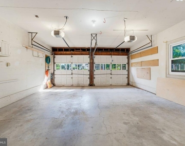 8125 Saxony Drive - Photo Thumbnail 43
