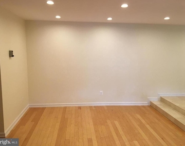 11248 Chestnut Grove Square - Photo Thumbnail 6