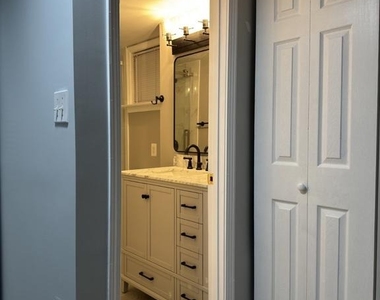 3221 Holly Hill Drive - Photo Thumbnail 14