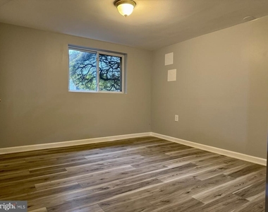 3221 Holly Hill Drive - Photo Thumbnail 13