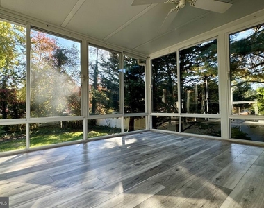 3221 Holly Hill Drive - Photo Thumbnail 17
